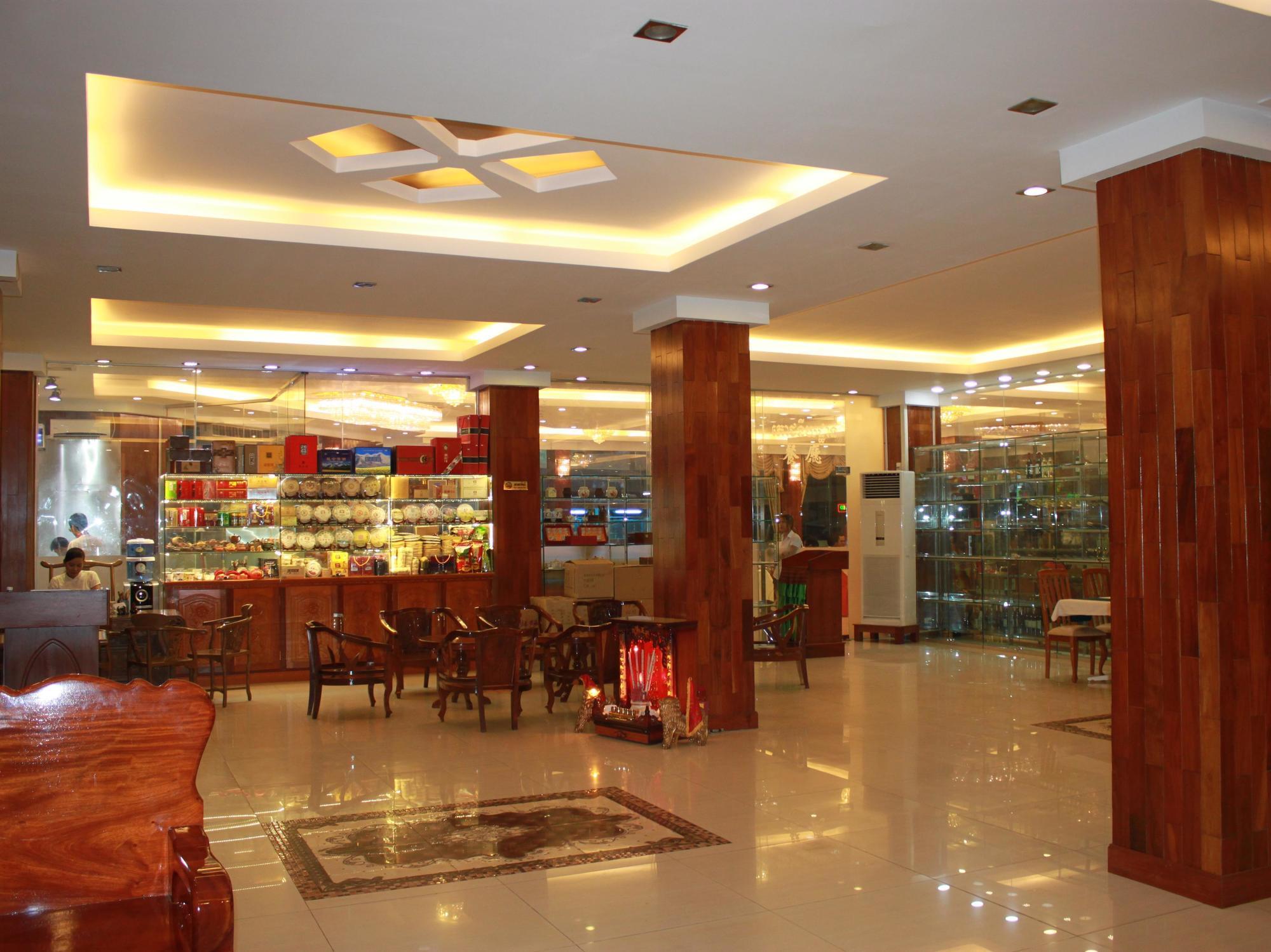 Diamond Hotel Пном Пен Екстериор снимка
